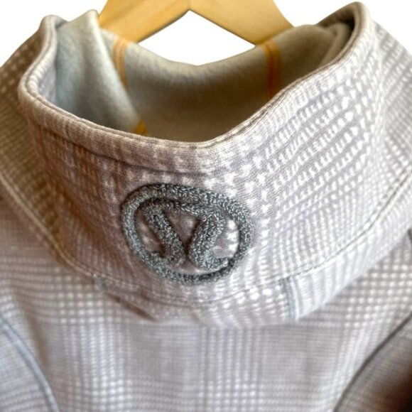 Lululemon Scuba Hoodie Size 2 Glen Check Polar Cream Silver Slate Gray - Picture 9 of 13